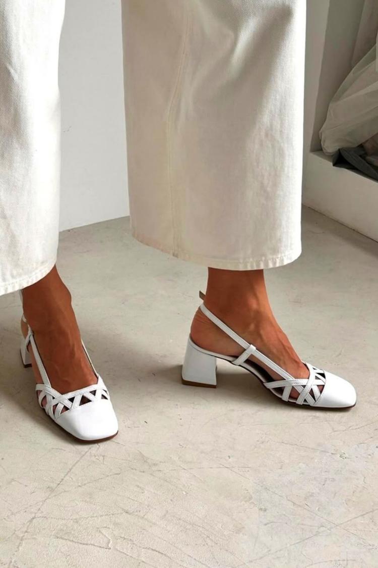 Escarpins slingback à talon bloc blancs à bout carré ajouré
