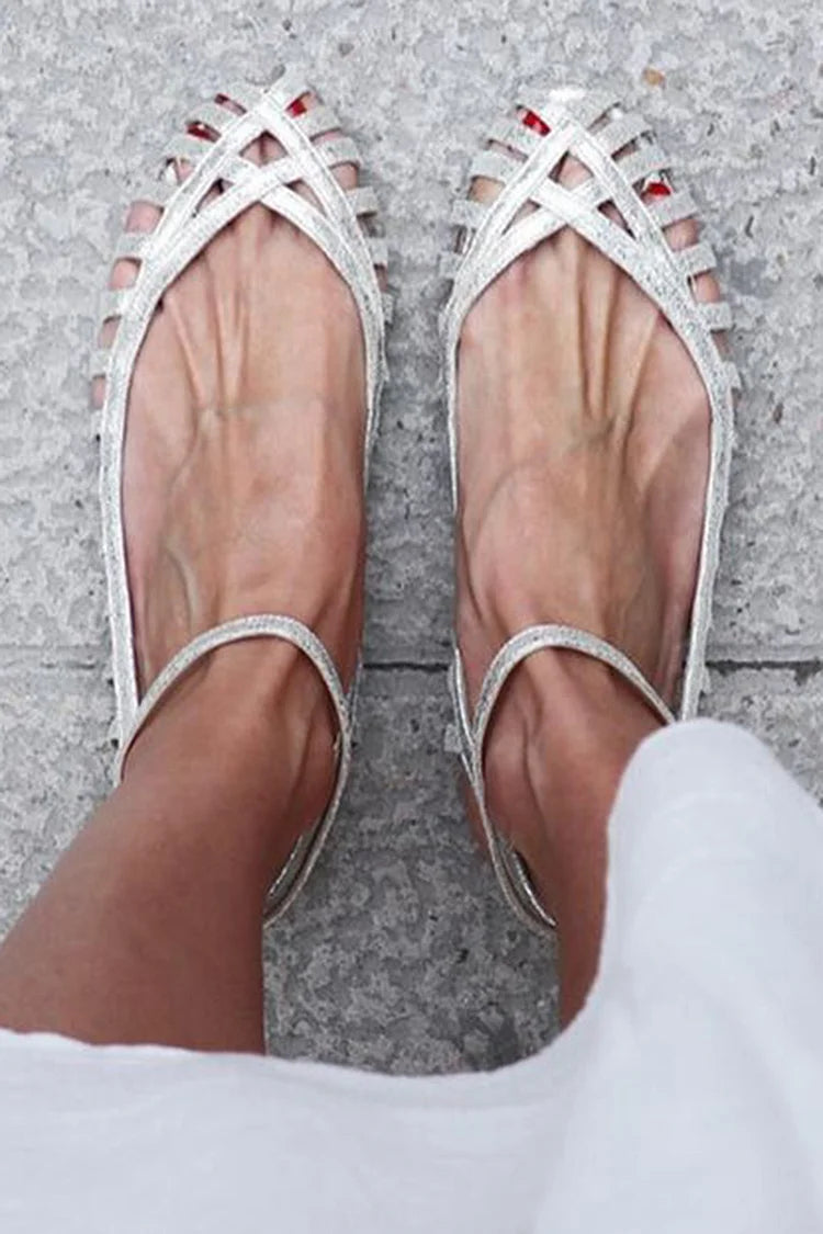 Sandales argentées à petit talon, brides cheville et bout rond