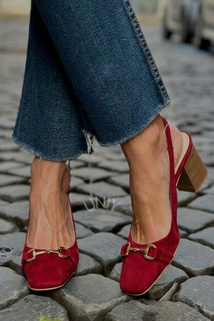 Escarpins slingback à talon bloc en daim olive avec détail étrier