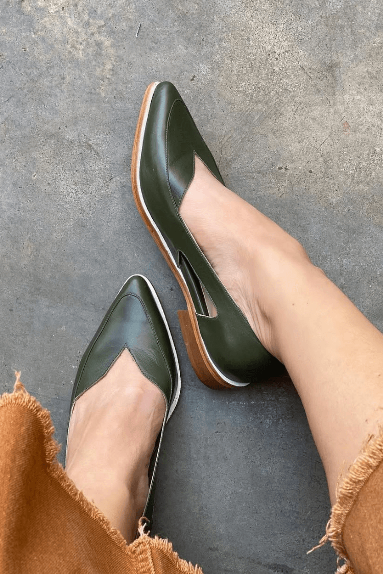 Ballerines décontractées bleu marine à bout pointu et découpe