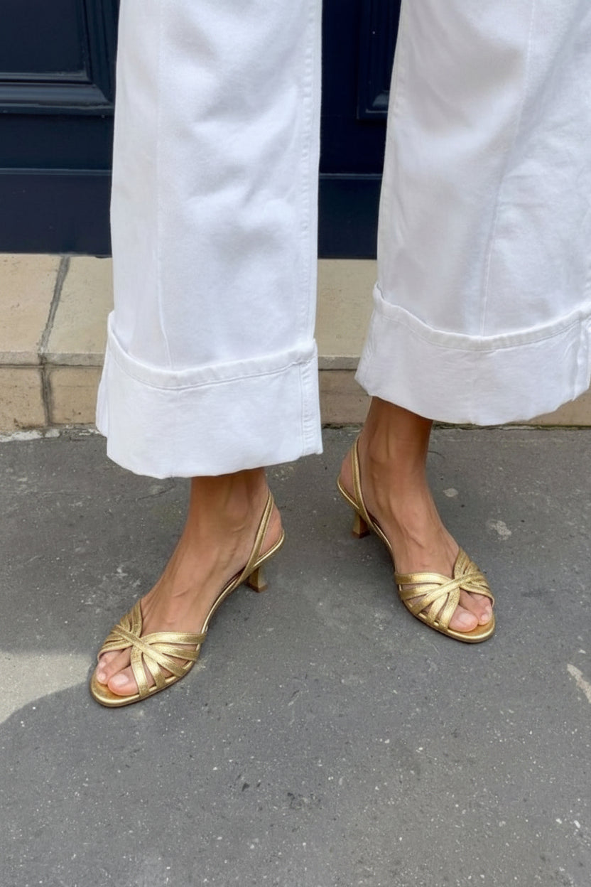 Sandales slingback métallisées avec brides croisées et talon kitten