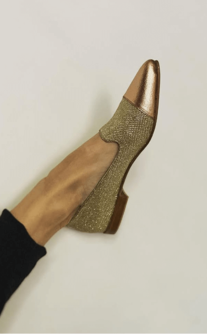 Mocassins festonnés pailletés métallisés Or à bout pointu