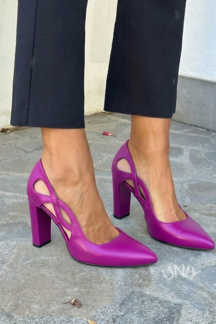 Escarpins cut-out à bout pointu en simili cuir avec talon bloc