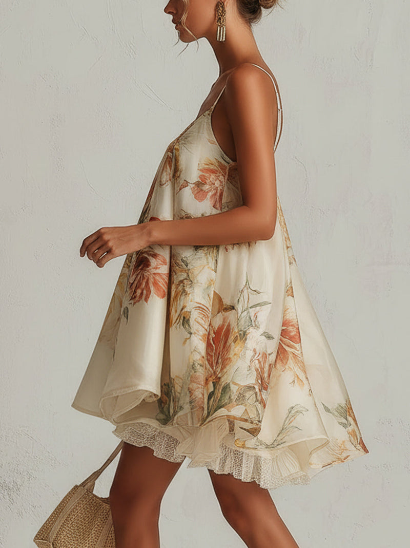 Liliana - Robe courte trapèze en organza beige à motif floral et bord en dentelle