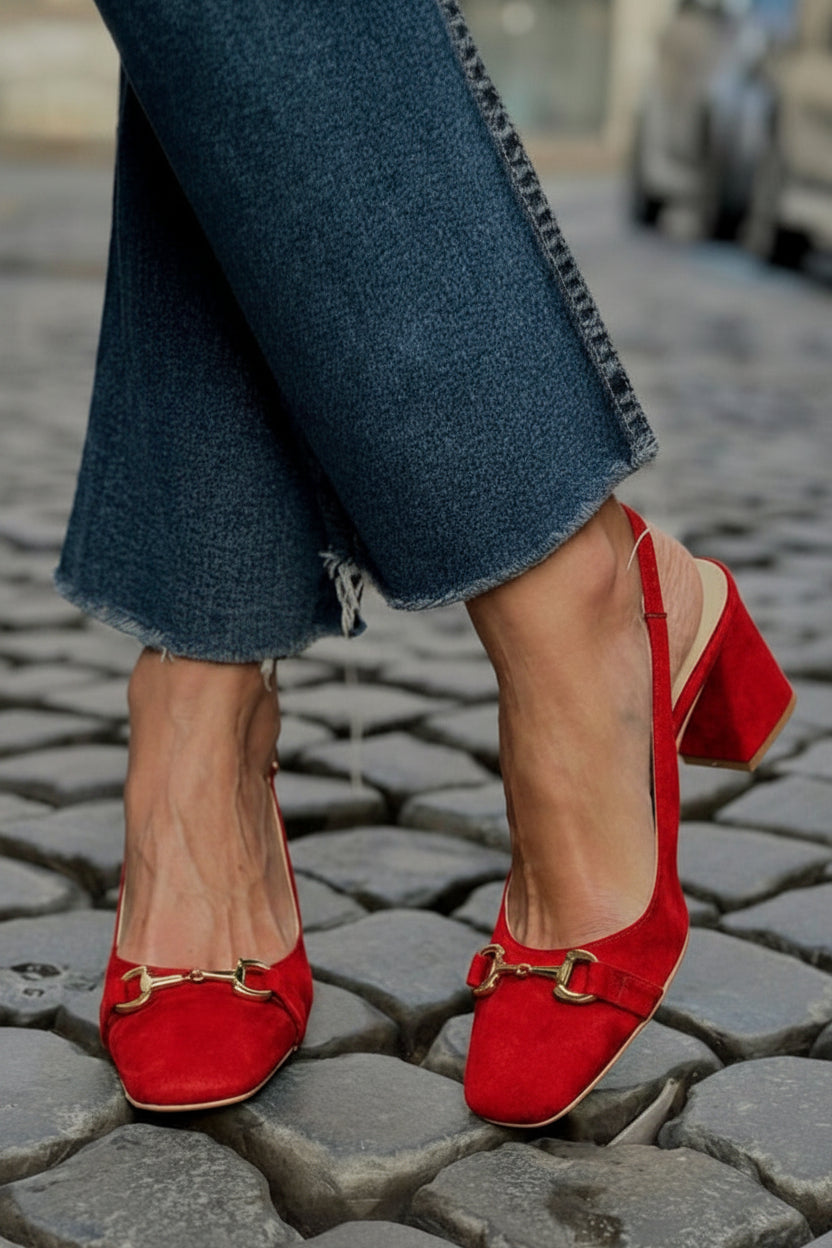 Escarpins slingback à talon bloc en daim olive avec détail étrier