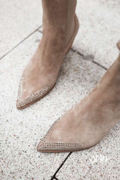 Bottines santiag en daim beige