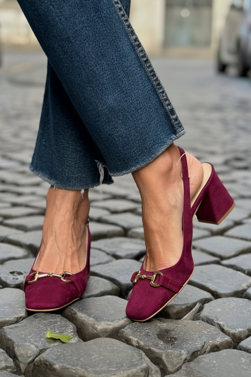 Escarpins slingback à talon bloc en daim olive avec détail étrier