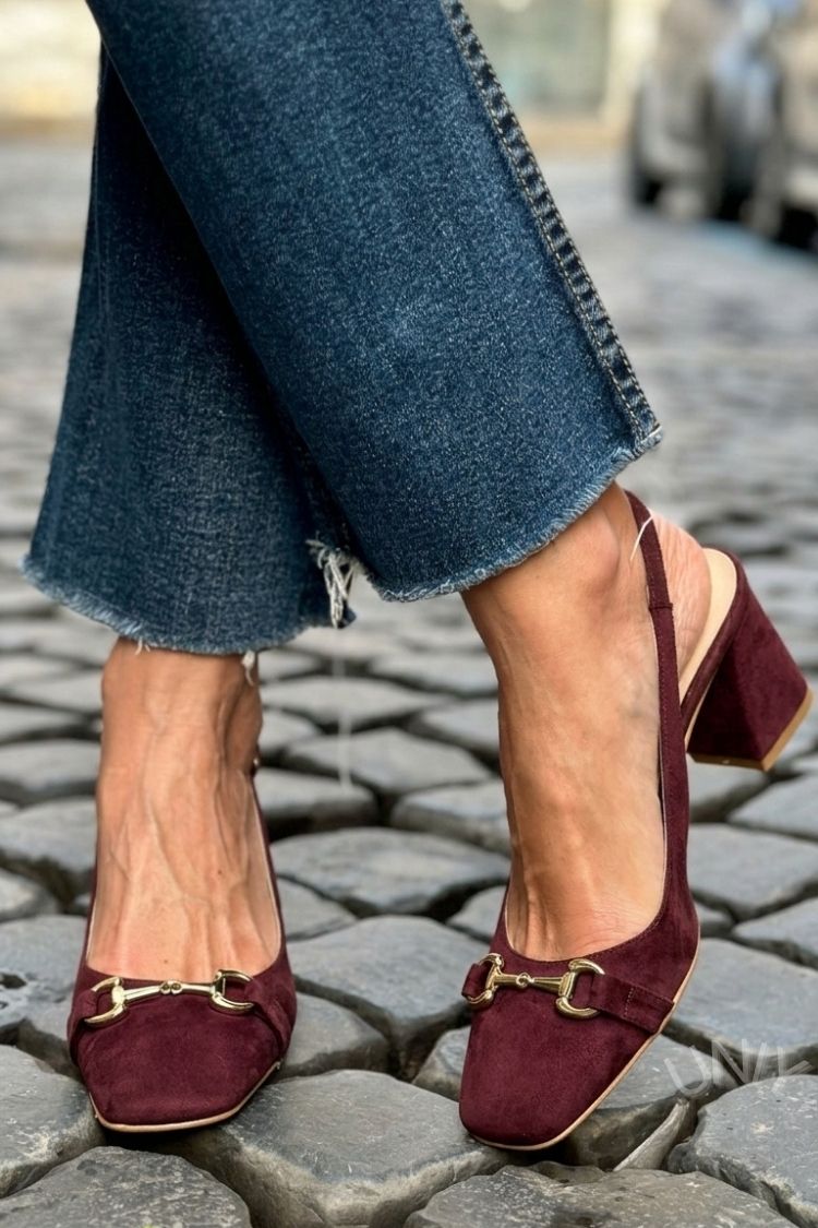 Escarpins slingback à talon bloc en daim olive avec détail étrier