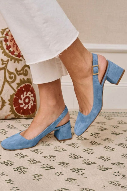 Escarpins à talon bloc kaki à boucle, bride slingback et bout carré uni
