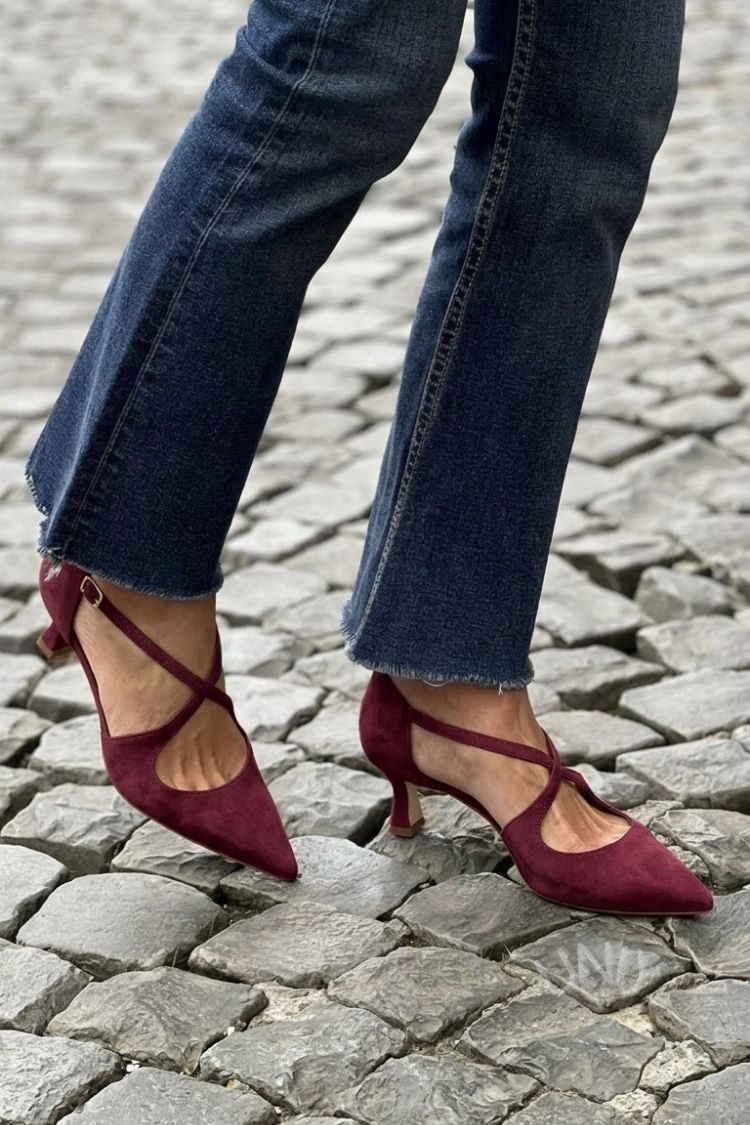 Escarpins à petit talon kaki, bout fin, boucle à bride croisée, uni