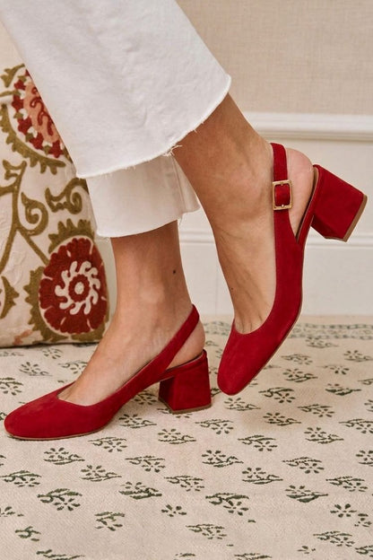 Escarpins à talon bloc kaki à boucle, bride slingback et bout carré uni