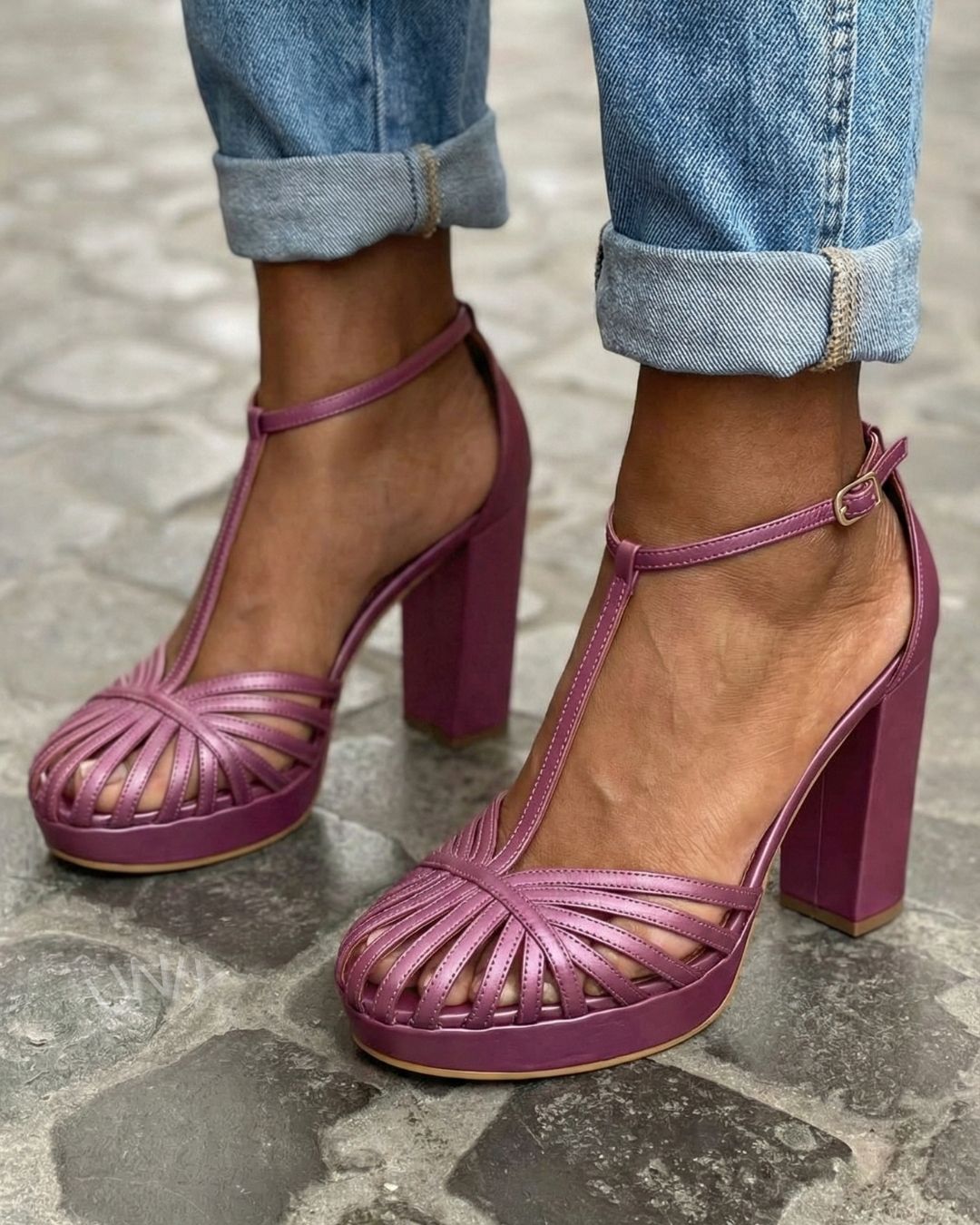 Sandales violettes à plateforme, talon bloc, bout rond et bride en T