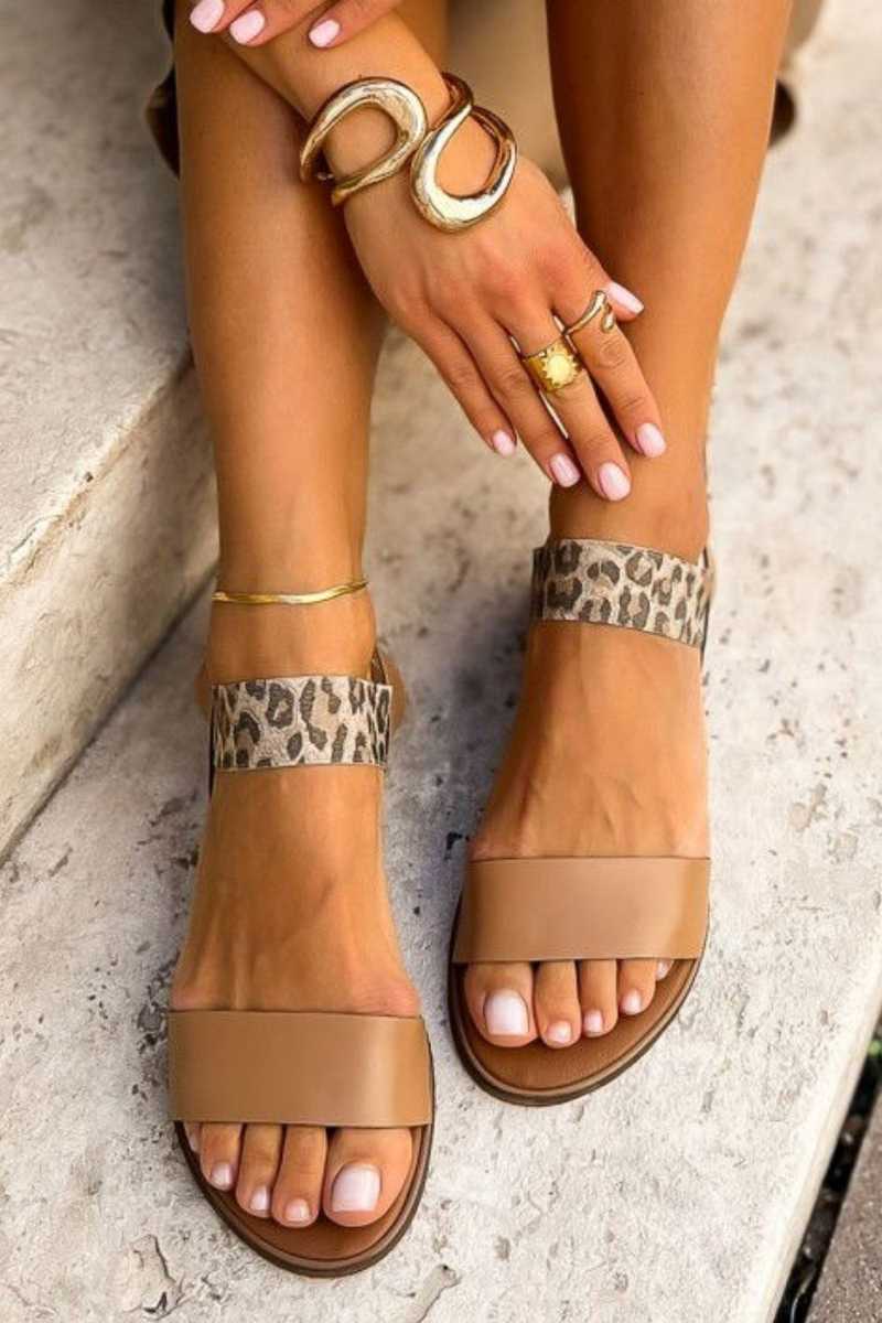 Sandales plates à bride élastique en simili cuir imprimé léopard