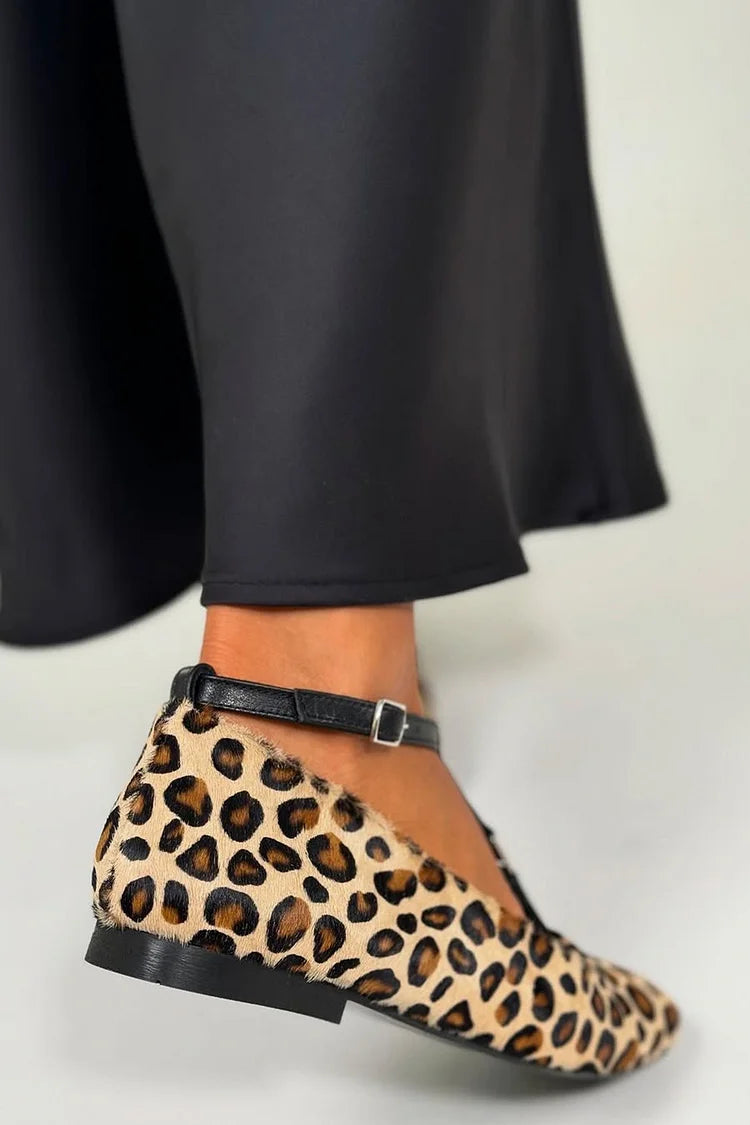 Ballerines beiges imprimé léopard et color block à bride en T et boucle