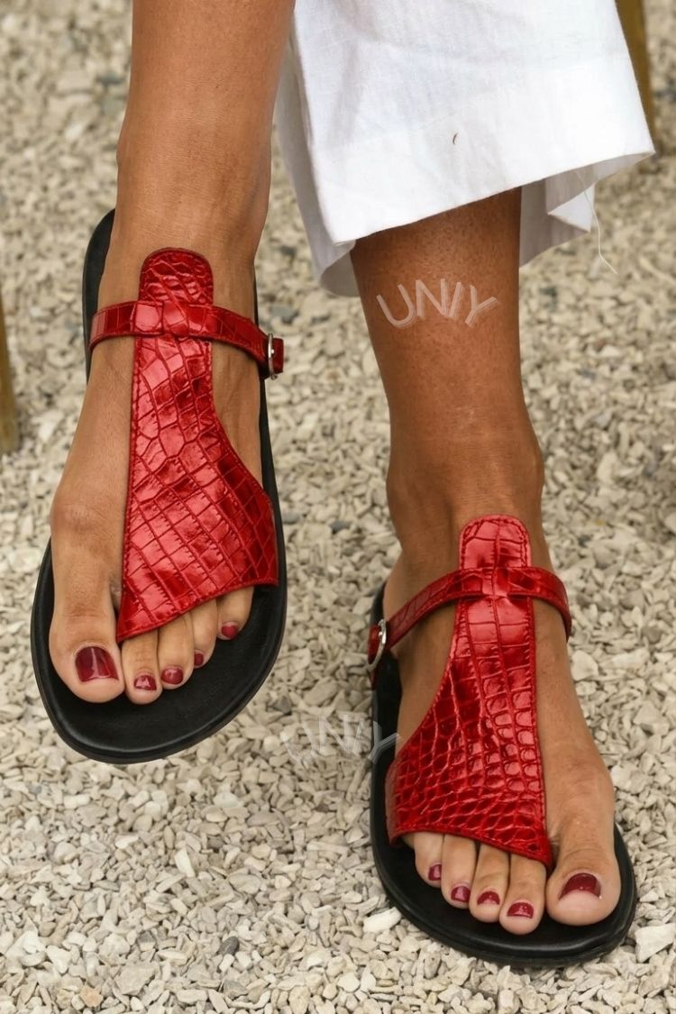 Sandales tongs effet crocodile avec bride et boucle sur le cou-de-pied