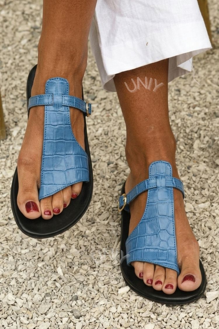 Sandales à boucle et bride sur le cou-de-pied, motif croco