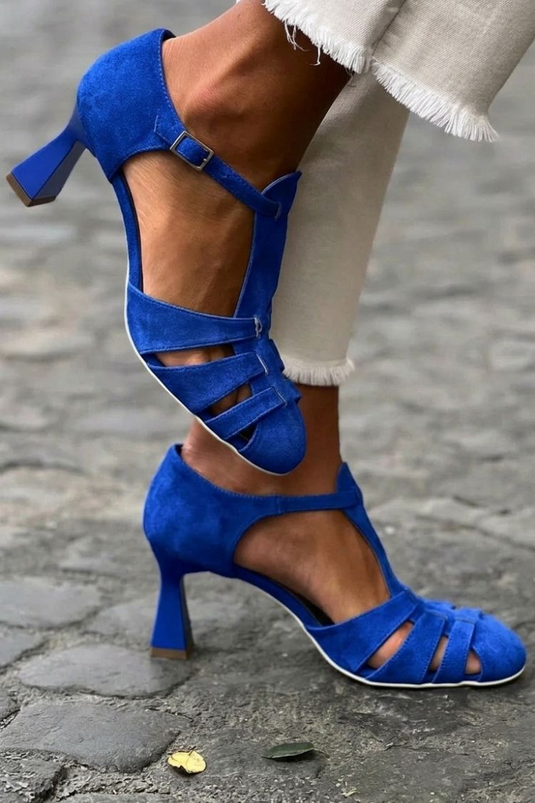 Sandales à talon vertes, bout fermé et brides ajourées au crochet