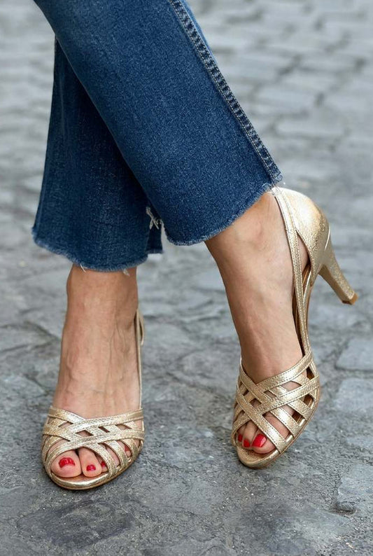 Escarpins slingback à talon aiguille, brides croisées et bout ouvert [Précommande]