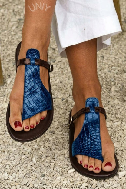 Sandales à boucle et bride sur le cou-de-pied, motif croco