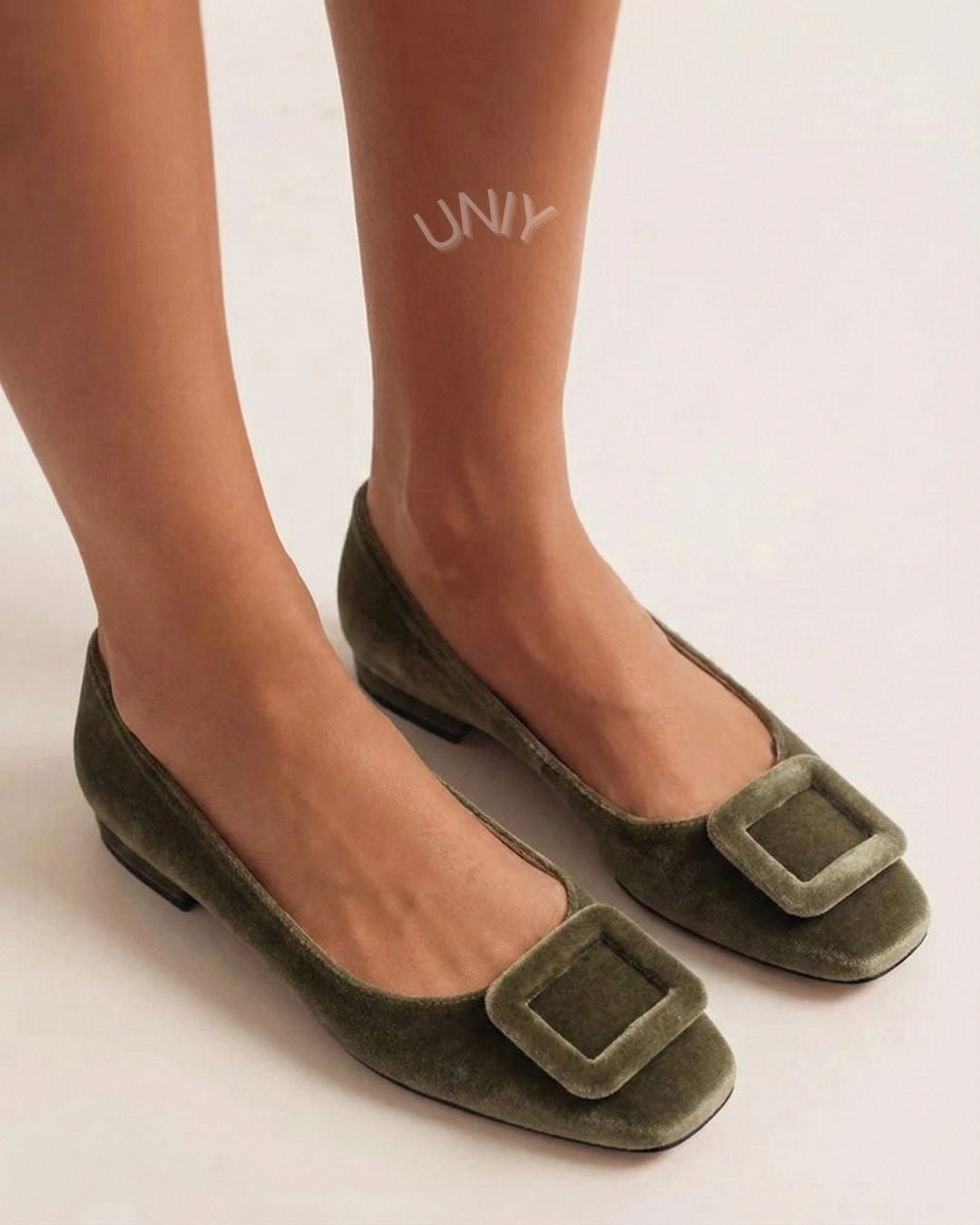 Ballerines souples en velours à boucle carrée et bout carré