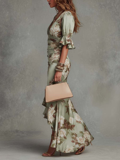 Anne™ | Robe longue asymétrique en satin vert à col en V, manches bouffantes et imprimé floral