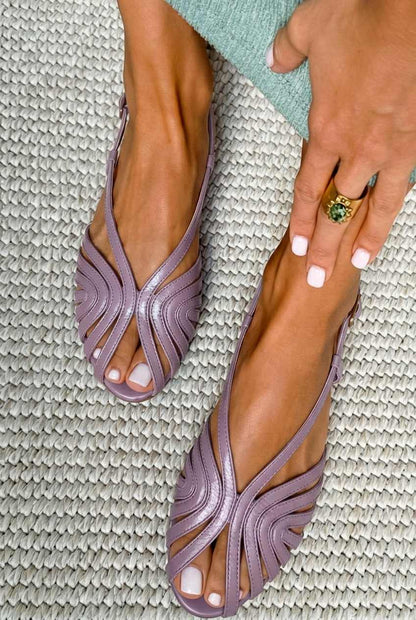 Sandales plates d'été rouges peep toe à brides effet cage en cuir